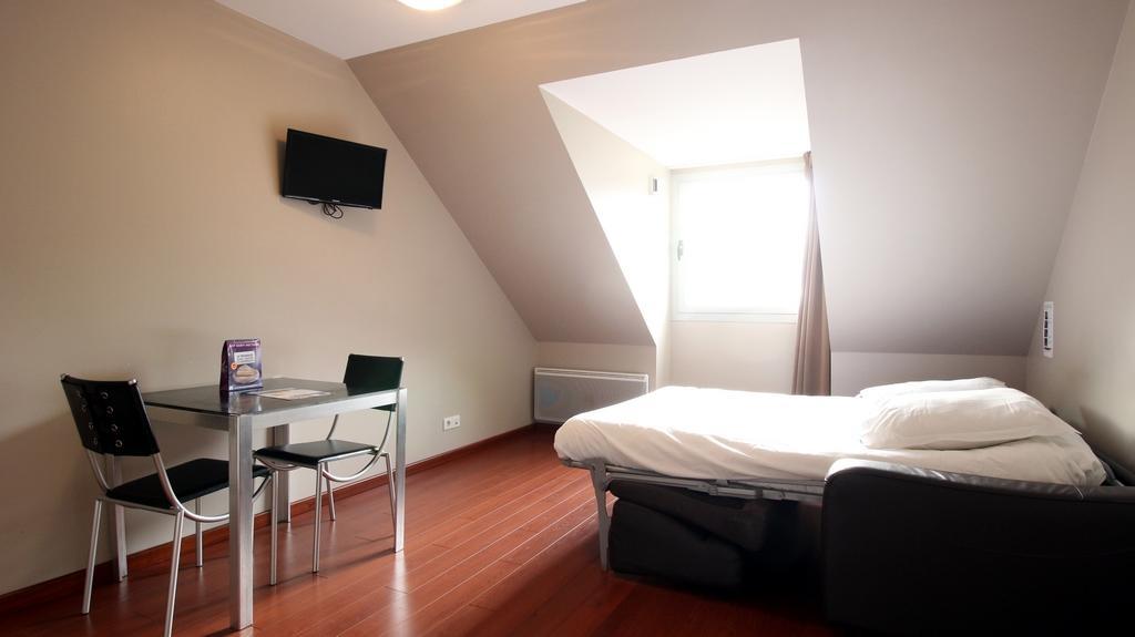 Aparthotel Aux Balcons Du Sancy Picherande Exterior foto