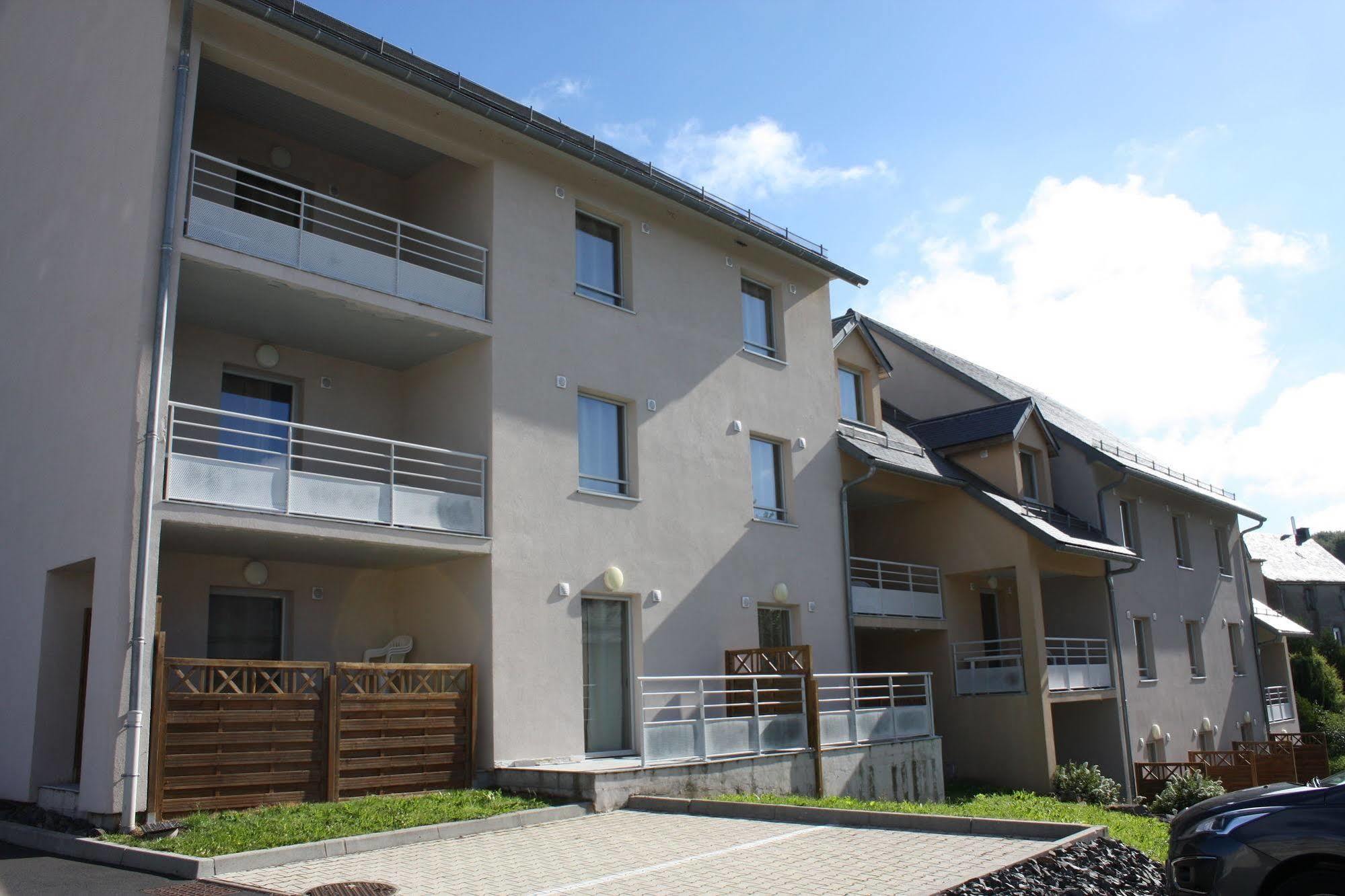 Aparthotel Aux Balcons Du Sancy Picherande Exterior foto
